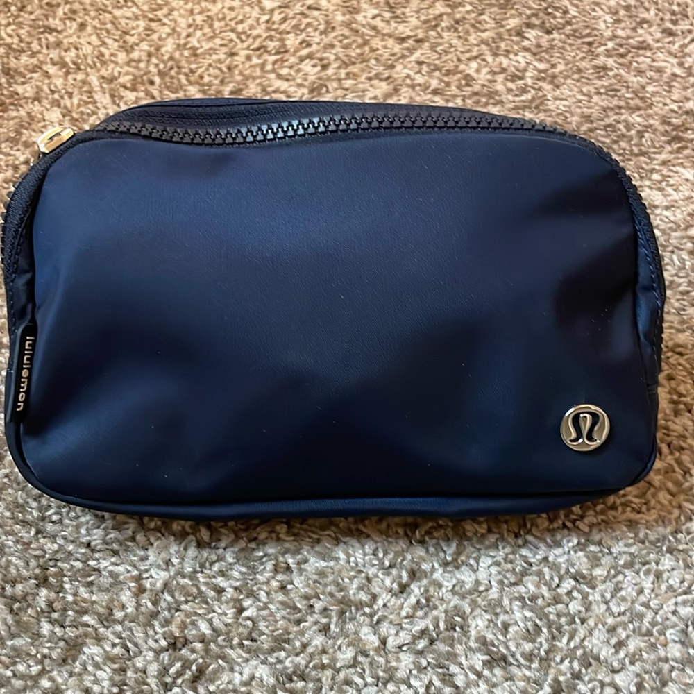 Lululemon belt bag